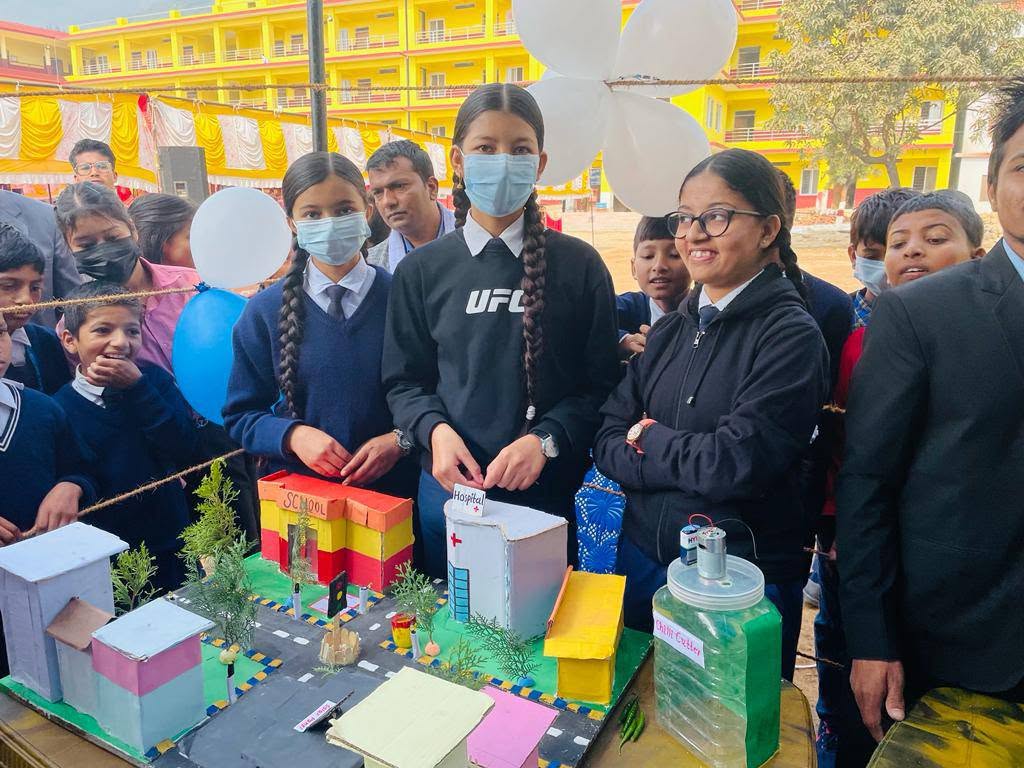 Students presenting projects